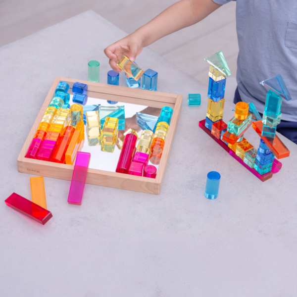 Skaidrios figūros dėžutėje su veidrodžiu C73630